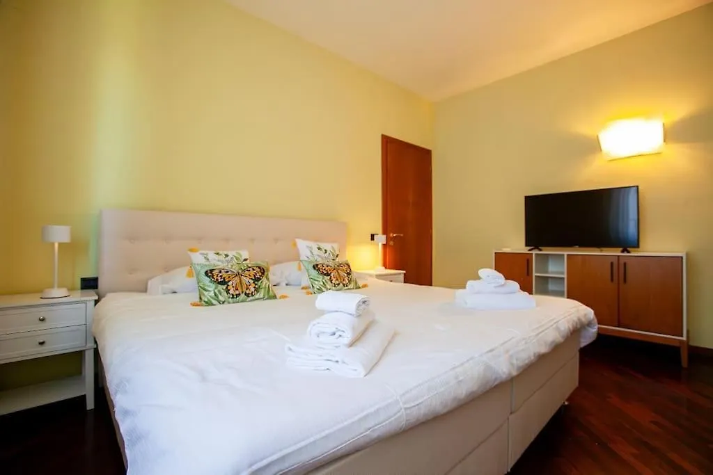 Villa Acqua Blu Gorgeous Villa With Ample Garden Toscolano Maderno