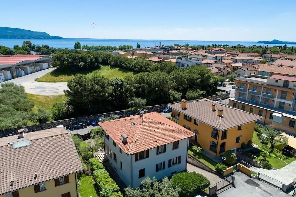 Villa Acqua Blu Gorgeous Villa With Ample Garden Toscolano Maderno