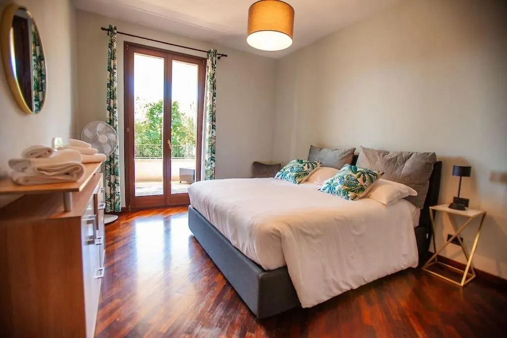 Villa Acqua Blu Gorgeous Villa With Ample Garden Toscolano Maderno