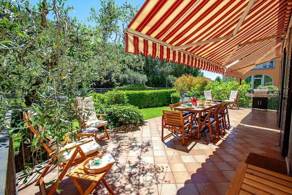 Villa Acqua Blu Gorgeous Villa With Ample Garden Toscolano Maderno